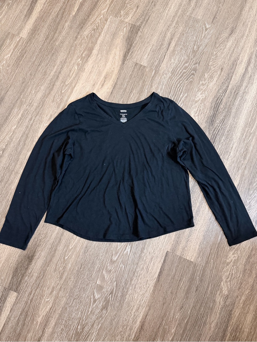 Sonoma Black Long-Sleeve V-Neck Tee